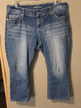 Maurices Men's Light Blue Relaxed Fit Jeans